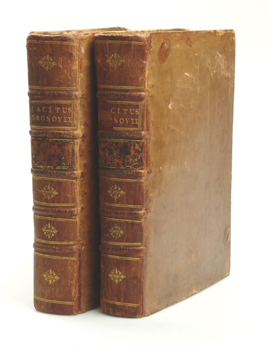 Opera, quæ extant, Integris Beati Rhenani, Fulvii Ursini..& selectis aliorum Commentariis illustrata. Ex Recensione & cum Notis Jacobi Gronovii. 2 vols. Trajecti Batav. (Utrecht), Poolsum et Visch, 1721.