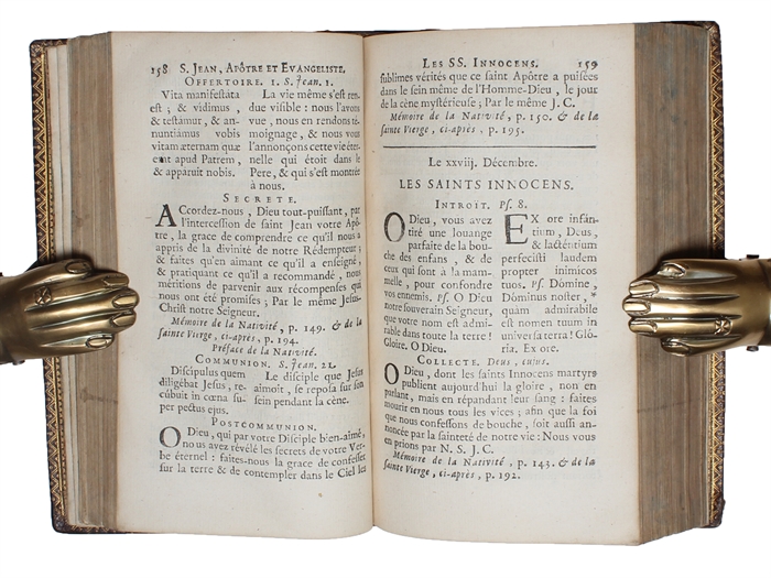 Livre D'Eglise Latin-Francois, suivant le Breviaire et le Nouveau Missel de Paris, contenant l'Office du Matin pour les Dimanches & les Fetes de l'Année. Imprimé par ordre de Monseigneur l'Archevéque.